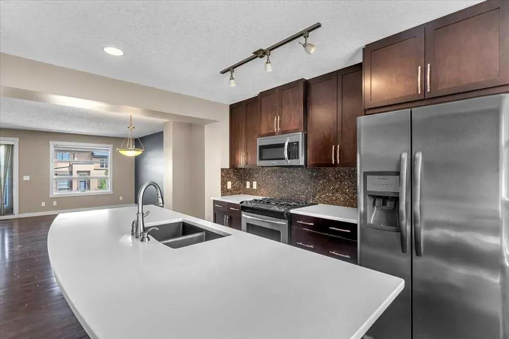 25 Aspen Hills Green SW