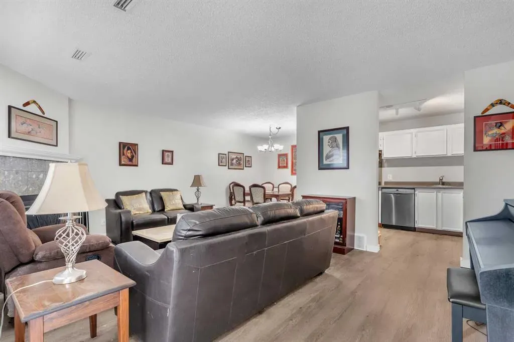 71 Cedar Springs Gardens SW
