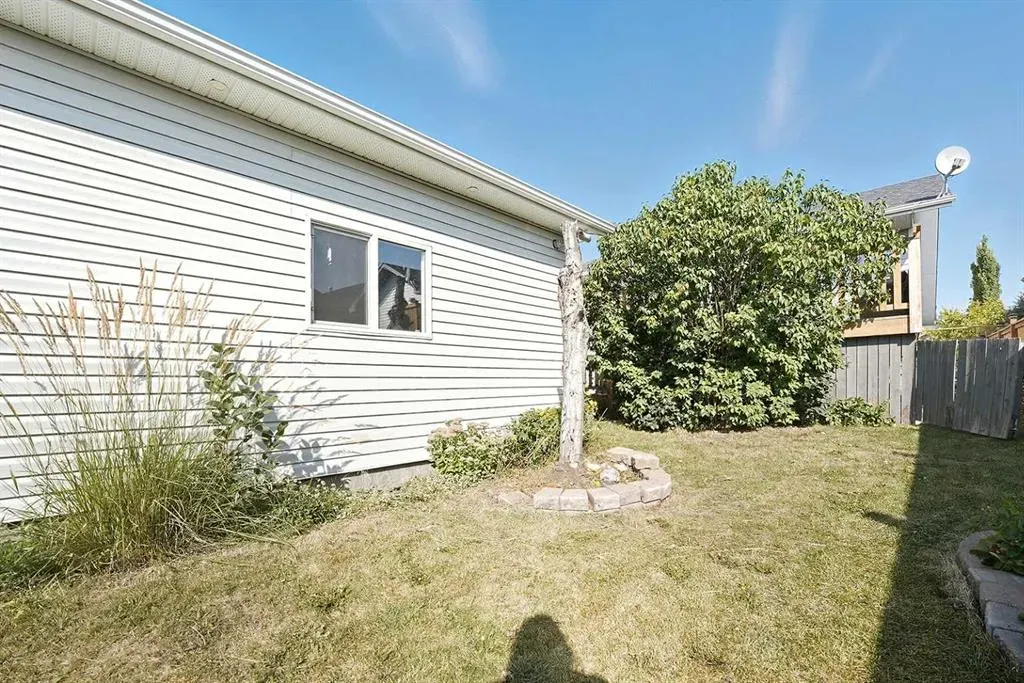 102 Dubois Crescent
