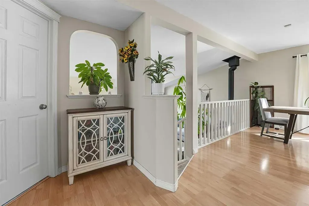 102 Dubois Crescent