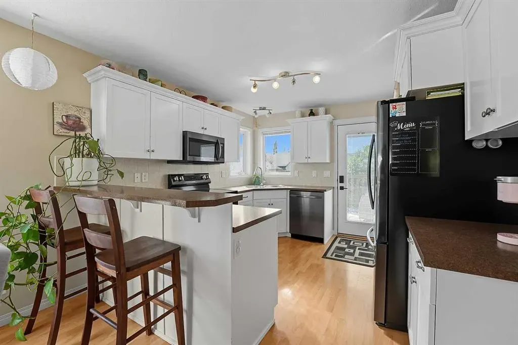 102 Dubois Crescent