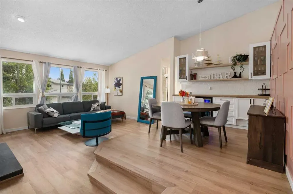 212 Woodbine Boulevard SW