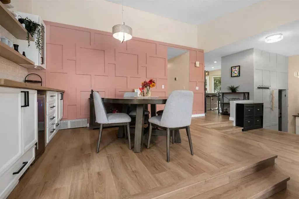 212 Woodbine Boulevard SW