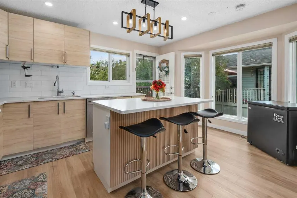 212 Woodbine Boulevard SW