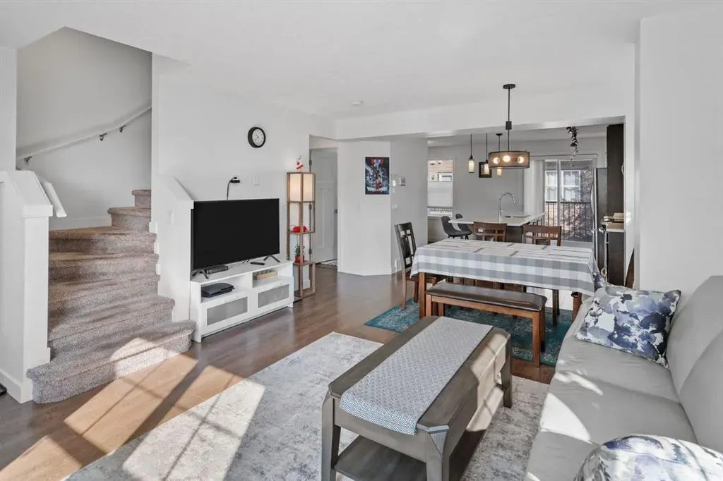 139 Evanscrest Gardens NW