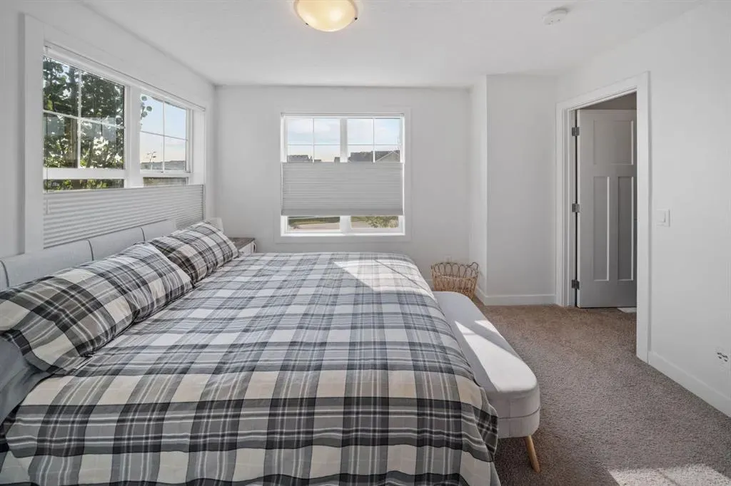 139 Evanscrest Gardens NW