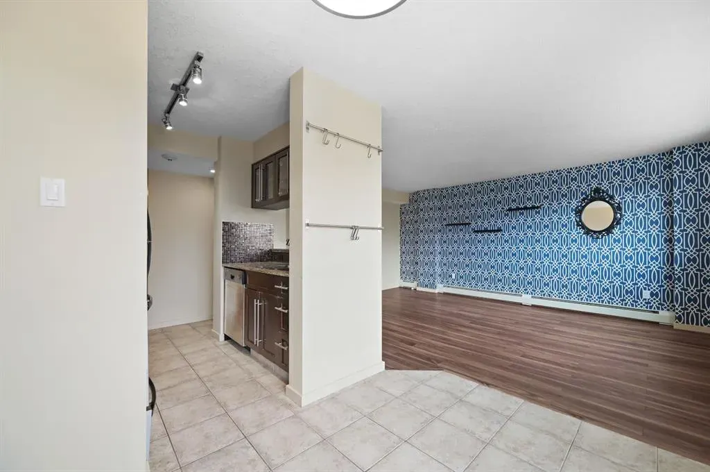 429 14 Street NW, #501