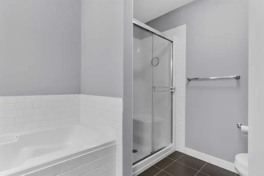 172 Evanspark Gardens NW