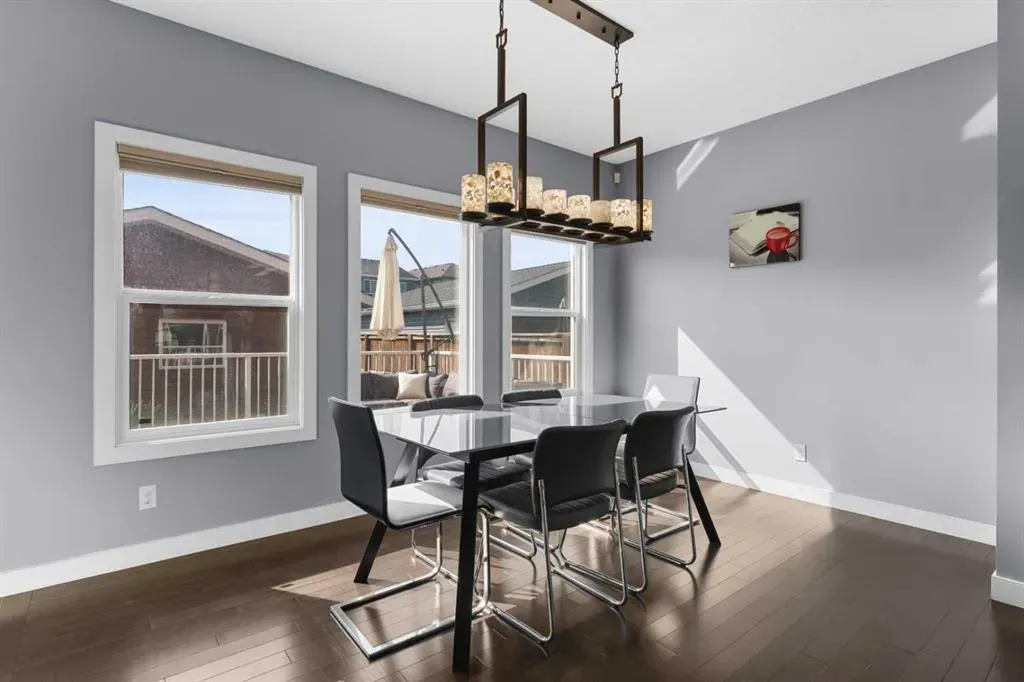 172 Evanspark Gardens NW