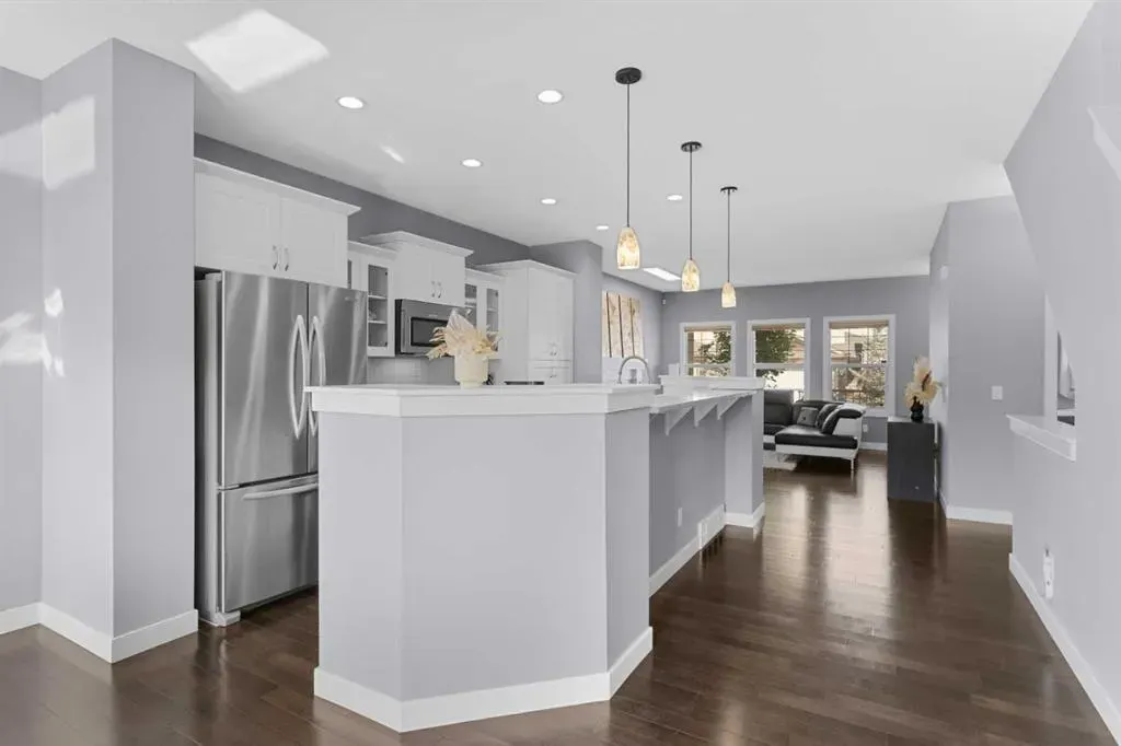 172 Evanspark Gardens NW