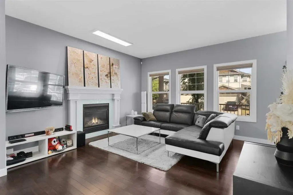 172 Evanspark Gardens NW