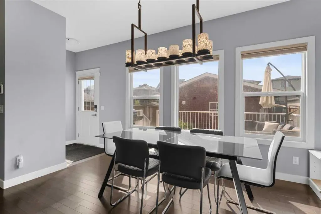 172 Evanspark Gardens NW