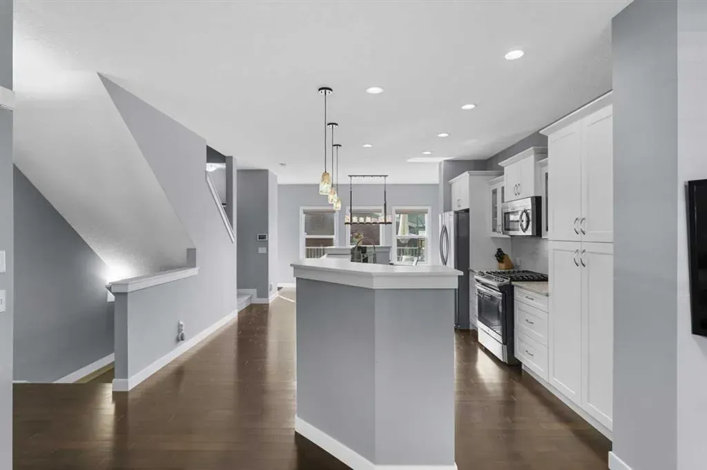 172 Evanspark Gardens NW