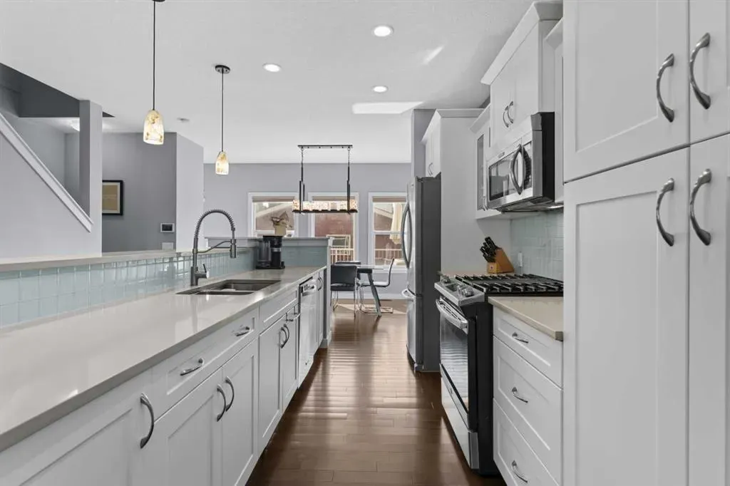 172 Evanspark Gardens NW