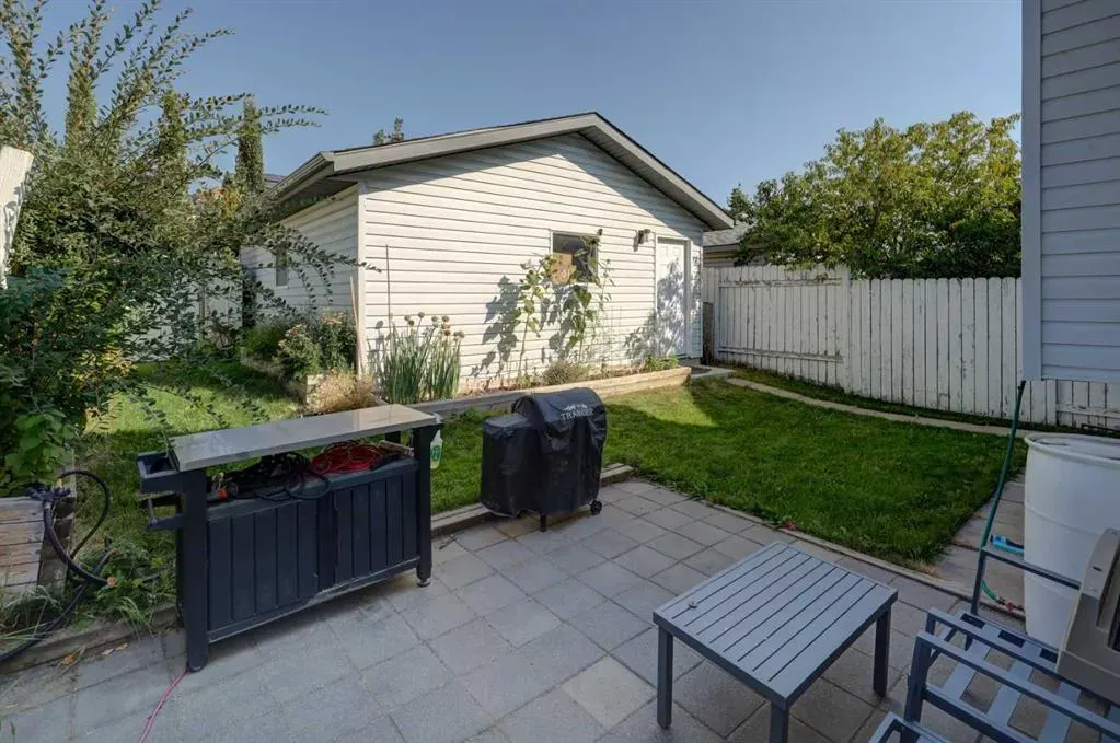 246 Arbour Grove Close NW