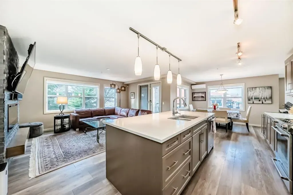 10 Market Boulevard SE, #2110