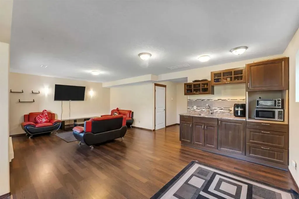 126 Tuscany Summit Heath NW