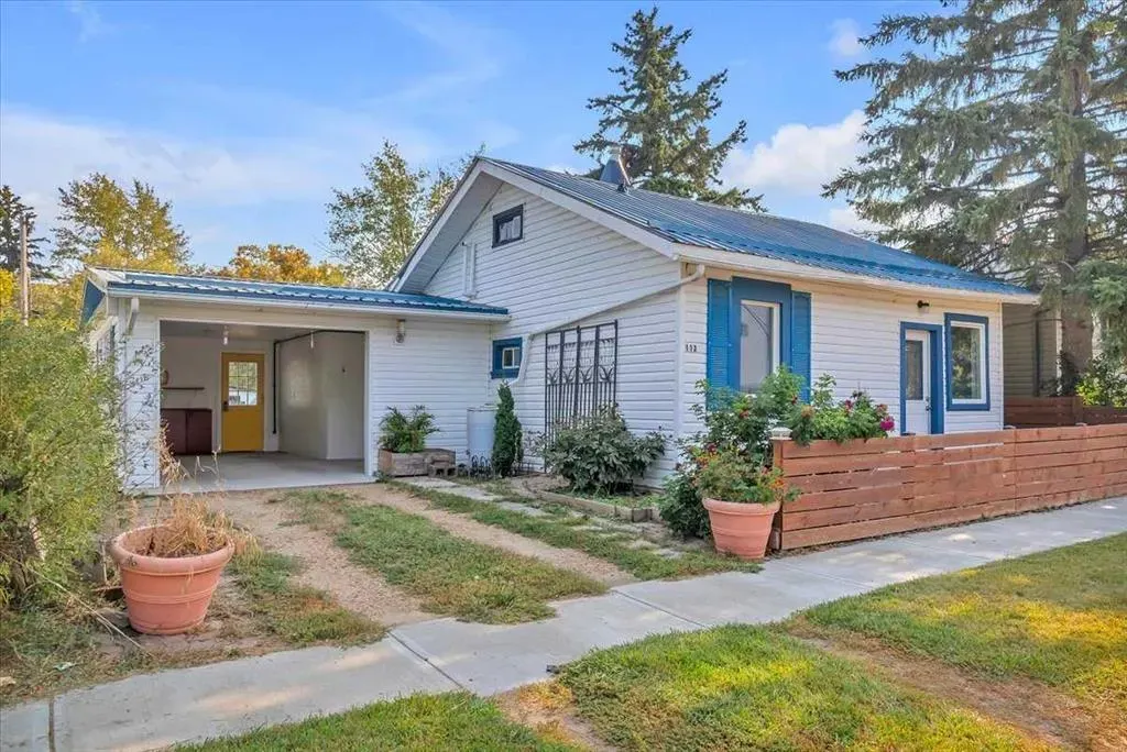 113 2nd Avenue E