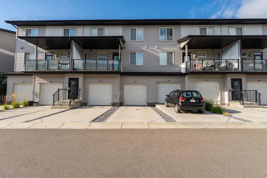 335 Redstone Walk NE, #203