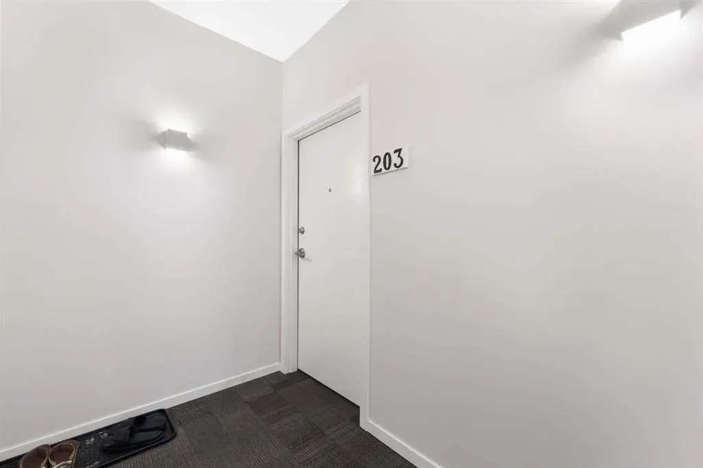 335 Redstone Walk NE, #203