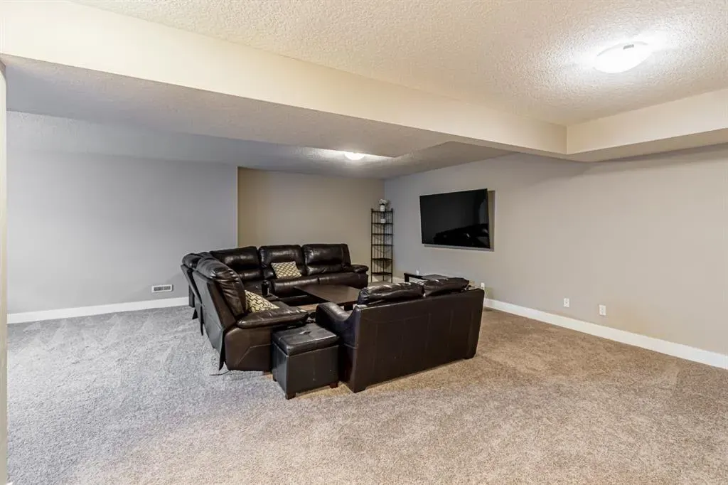 101 Evansfield Way NW