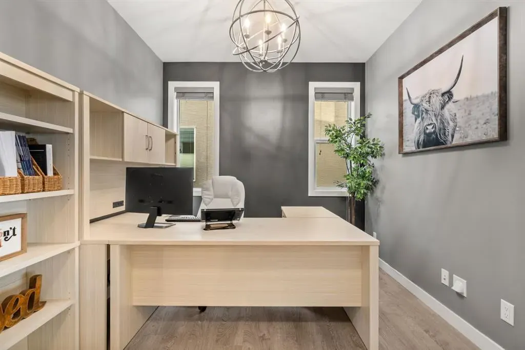 24 Masters Court SE