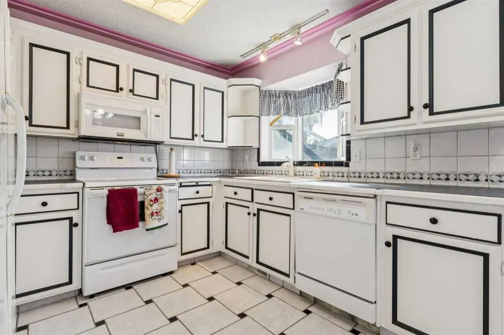 115 Whiteside Road NE
