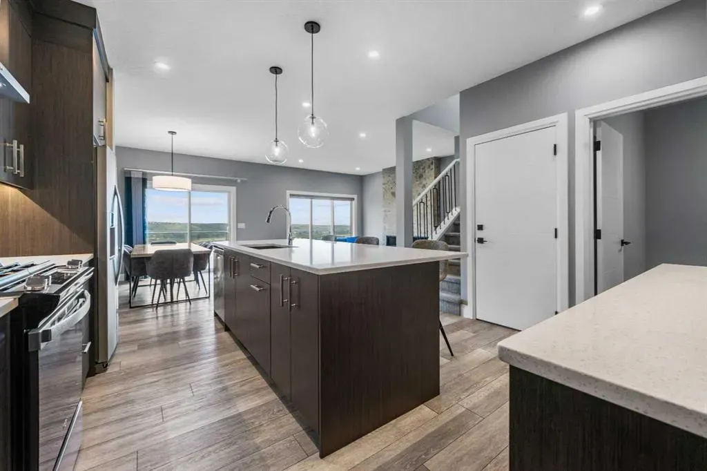 252 Walcrest View SE