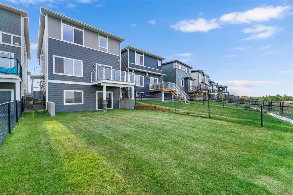 252 Walcrest View SE