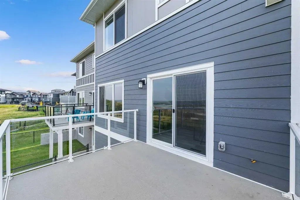 252 Walcrest View SE