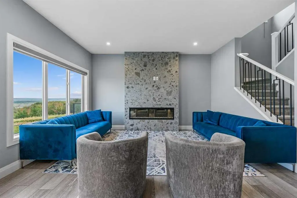 252 Walcrest View SE