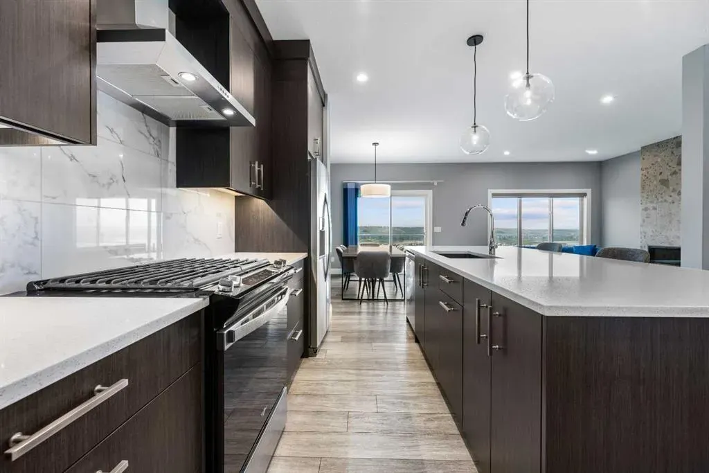 252 Walcrest View SE