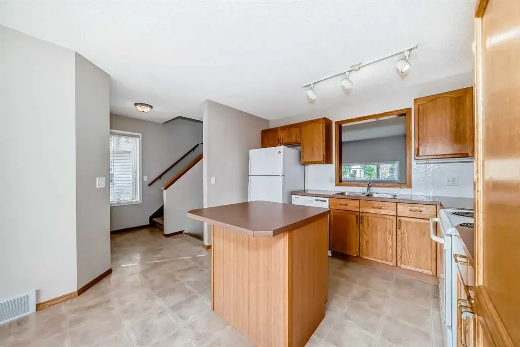 222 Rocky Ridge Court NW
