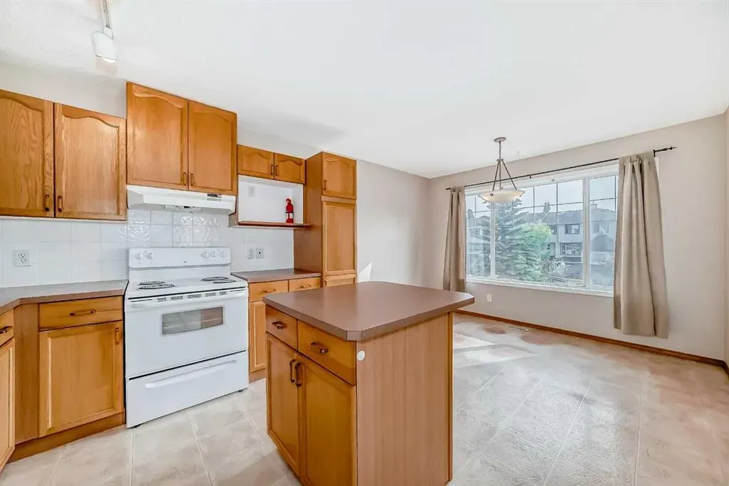 222 Rocky Ridge Court NW