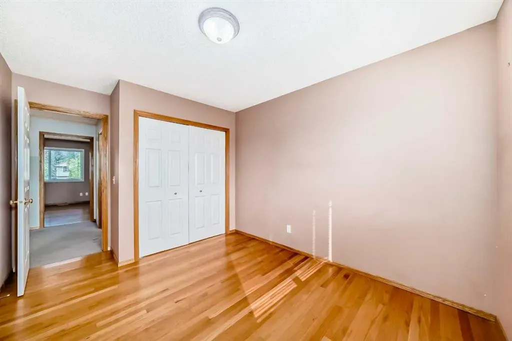 222 Rocky Ridge Court NW