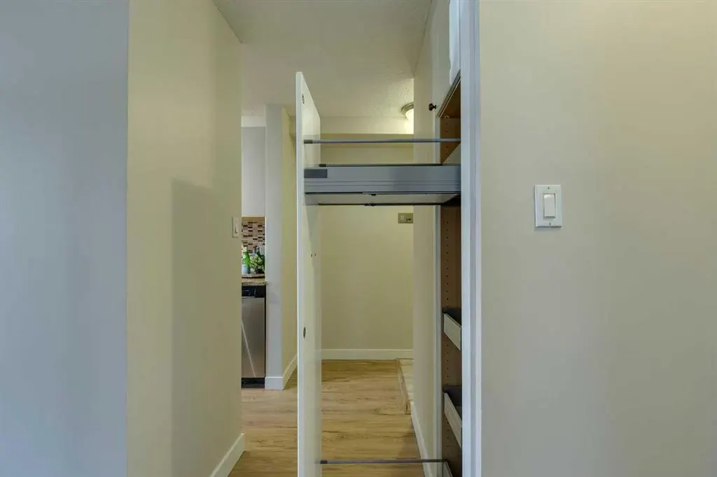 515 57 Avenue SW, #102