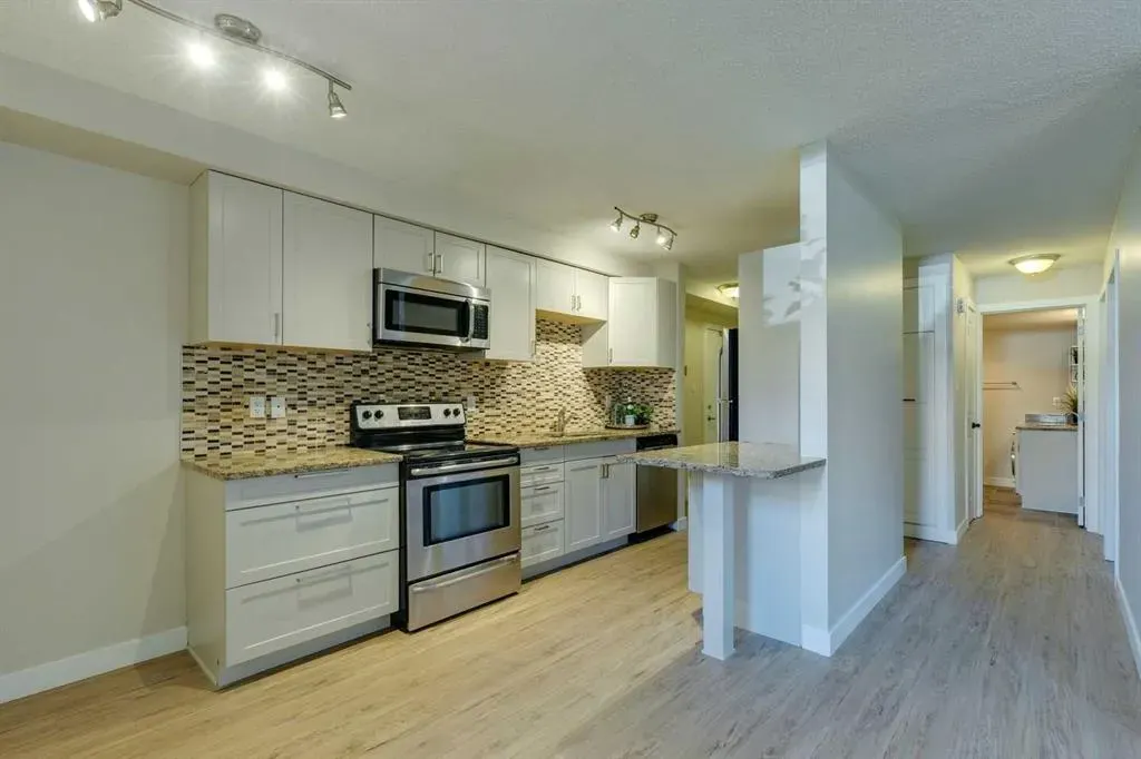 515 57 Avenue SW, #102