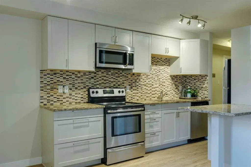 515 57 Avenue SW, #102