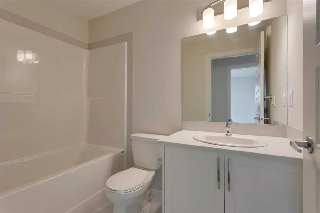 40 Livingston Parade NE, #215