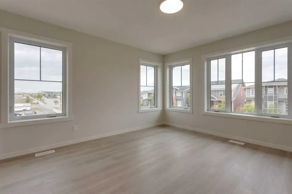 40 Livingston Parade NE, #215