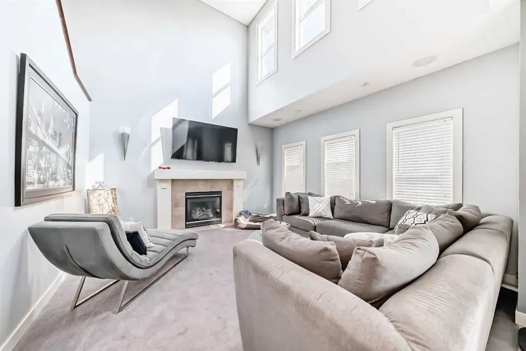 82 Copperleaf Terrace SE