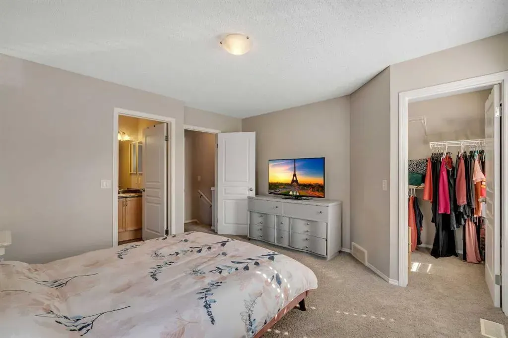 13 Elgin Meadows View SE