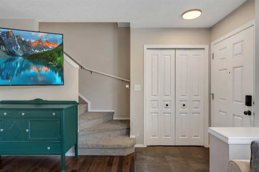 13 Elgin Meadows View SE