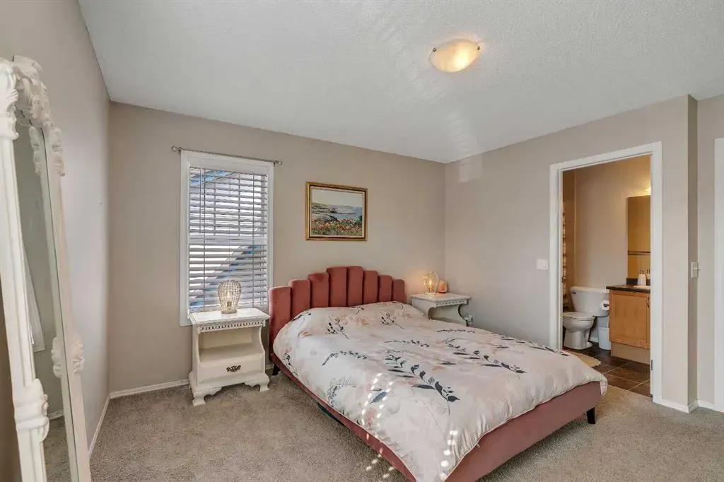 13 Elgin Meadows View SE
