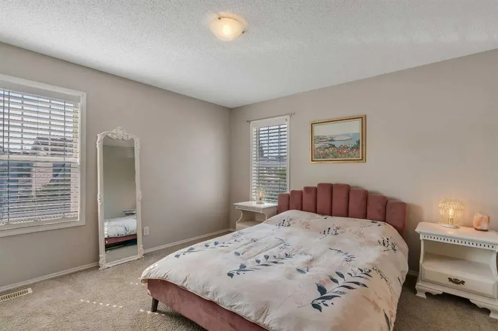 13 Elgin Meadows View SE