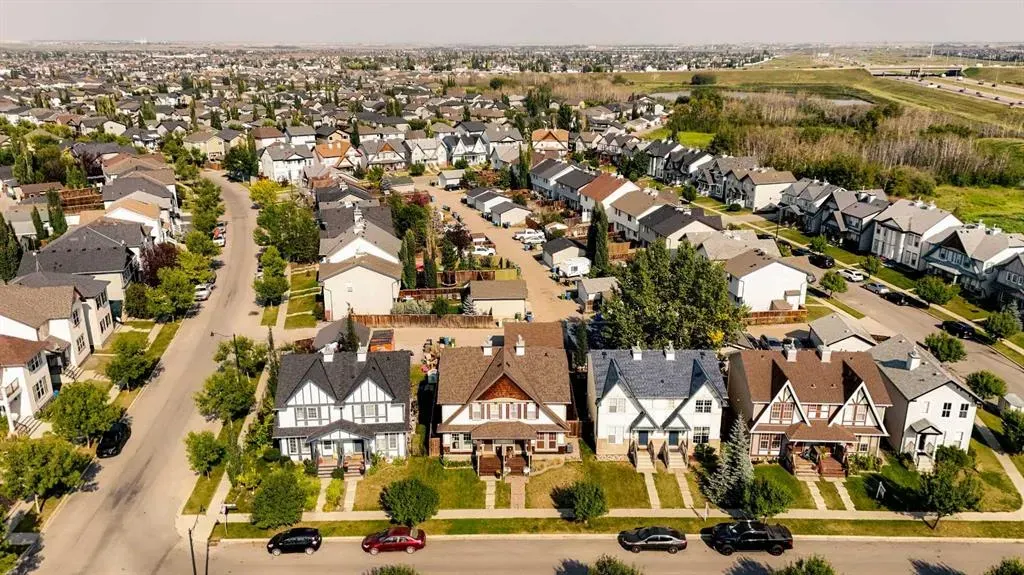 13 Elgin Meadows View SE