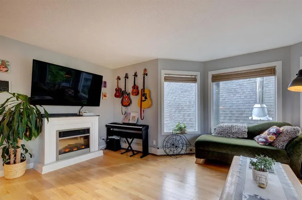 534 22 Avenue SW, #302