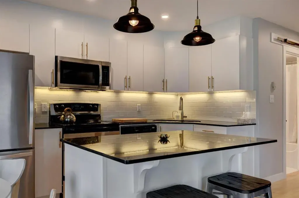 534 22 Avenue SW, #302