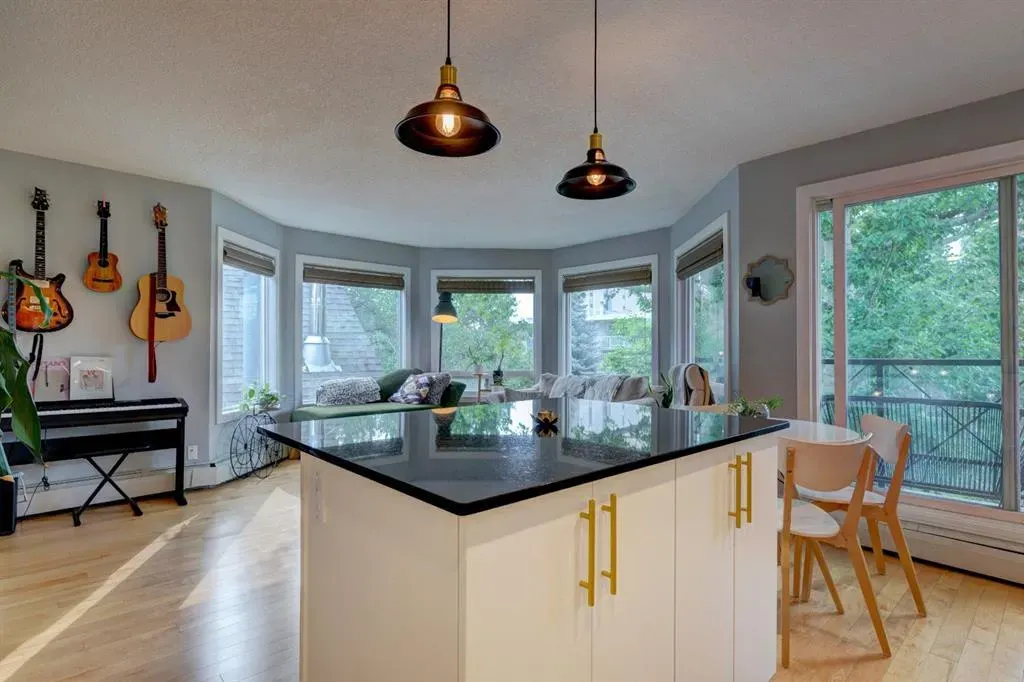 534 22 Avenue SW, #302