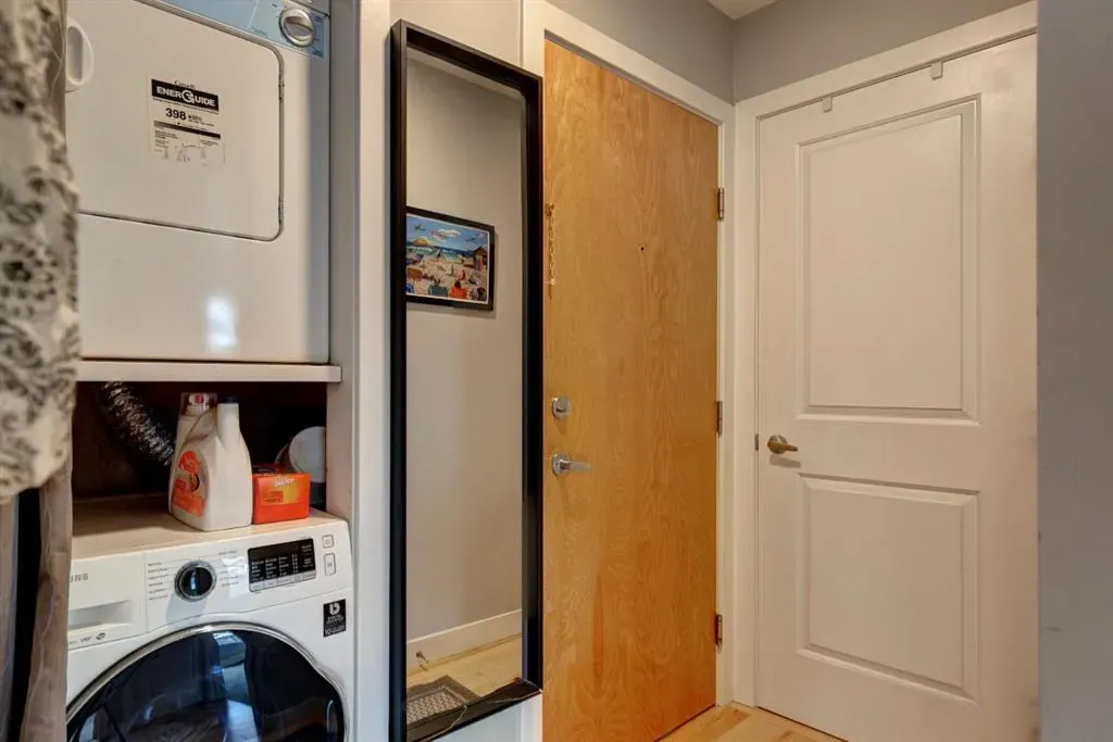 534 22 Avenue SW, #302